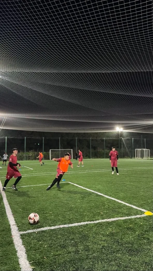 Jugada durante un entrenamiento de noche en Champa